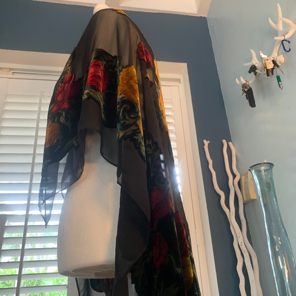 HALSTON ✨⭐️RARE authentic VINTAGE shawl - Picture 7 of 8